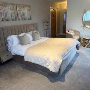 King Room with Lake View
