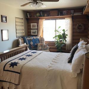Deluxe Queen Suite