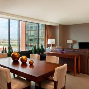 Executive Suite, Executive Suite, 1 King
