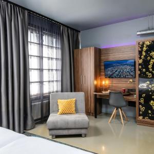 Space Triple Room
