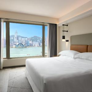 Large One-Bedroom King Suite - Club Lounge Access