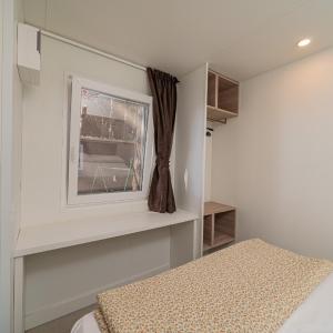 Mobile Home with Sea View