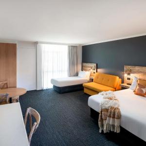 Queen Room with One Single Bed