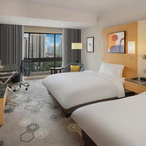 Deluxe Twin Room with Walk-In Shower