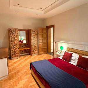 Superior One-Bedroom Apartment