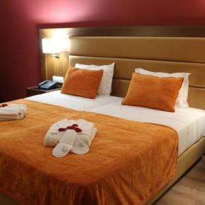 Double or Twin Room with Swimming Pool Access