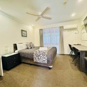 Queen Room with Kitchenette