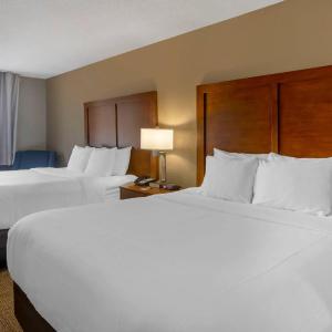 Queen Room with Two Queen Beds - Non-Smoking