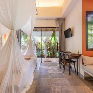 Signature Suite with Terrace