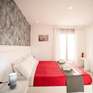 Double or Twin Room with Partial Sea View