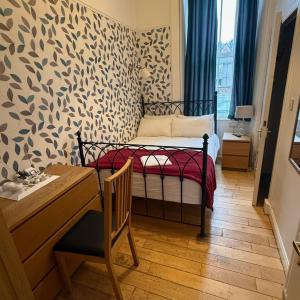 Single Room - En Suite