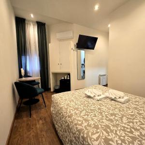 Interior Small Double Room