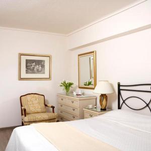 Senior Two-Bedroom Suite Sea View