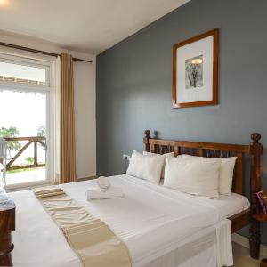 Deluxe Double Room with Balcony and Sea View
