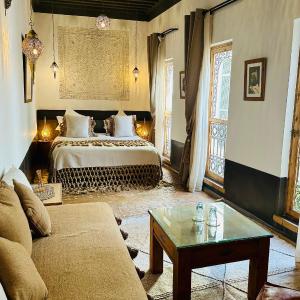 Suite with Bathtub (ZAIRA)