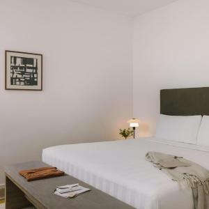 King Studio with Sofa Bed