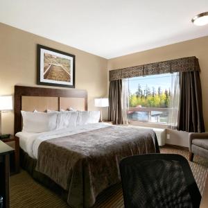 Deluxe King Suite with Spa Bath