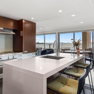 Sacred Waters Lake View Apartment 17