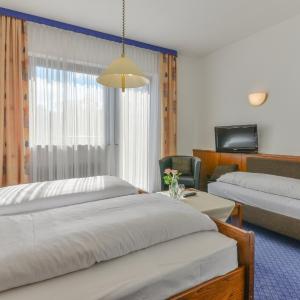 Triple Room with Garden View