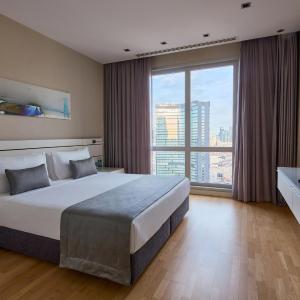 Deluxe Two-Bedroom Apartment