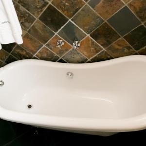 Honeymoon Suite