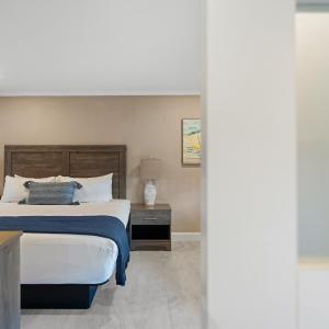Deluxe King Suite