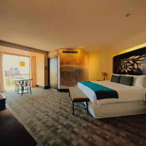 Superior King Suite