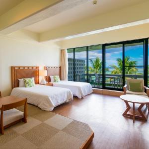 Club Luxury Room with Ocean View and Lounge Access - Non-Smoking (Futon for 3+ guests)