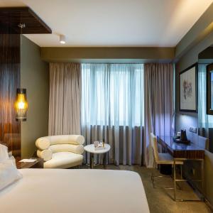 Deluxe Premier Queen Room