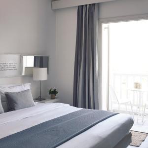 Cozy Room Side Sea View