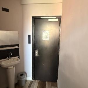 Female Only Twin Room With Shared Bathroom