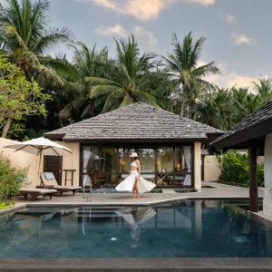 1 Bedroom Larger Villa, 1 King, Sofa bed, Pool cabana