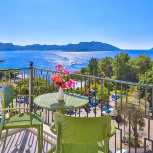 Deluxe Double Room with Balcony and Sea View
