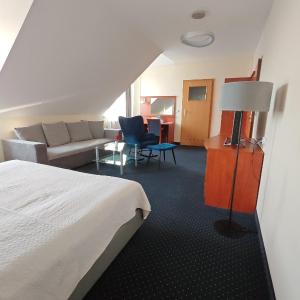 King Room with Spa Bath