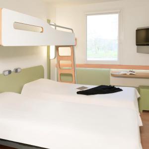 Triple Room with Single Beds