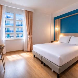 Superior Double or Twin Room with Sea View
