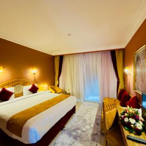Superior Double Room with Pool View