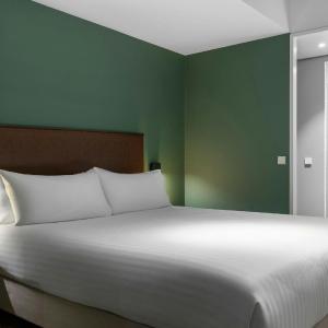 Family One-Bedroom Apartment with One King Bed and Sofa Bed