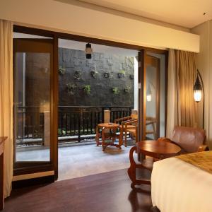 Deluxe Double Room with Bath Tub - Smoking