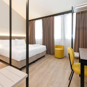 Executive Family Room with One Queen Bed, One Single Bed and One Sofa Bunk Bed - Non-Smoking