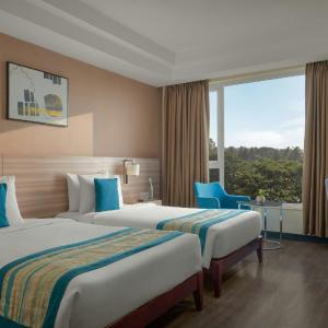 Winter Green Twin Room with City View