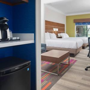Queen Suite with Two Queen Beds