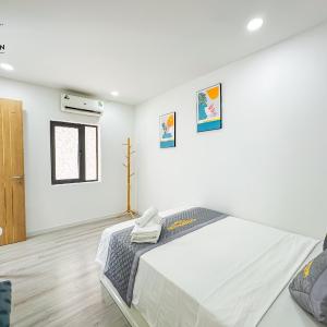 Two-Bedroom Apartment with Balcony