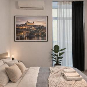 Deluxe Double or Twin Room with City View