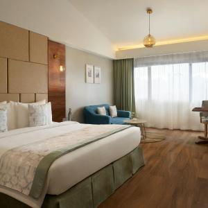 Hazel One-Bedroom King Suite