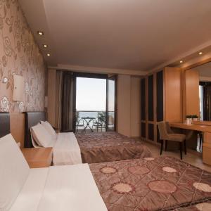 Quadruple Room with Sea View