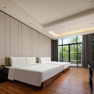 Jimu Suite with Courtyard