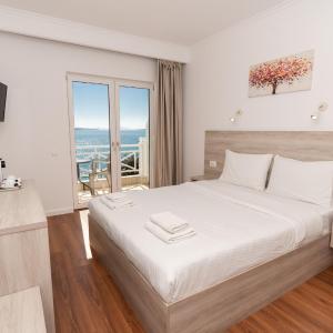 Double Room with Balcony and Sea View