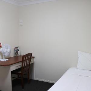 One-Bedroom Queen Suite - Disability Access