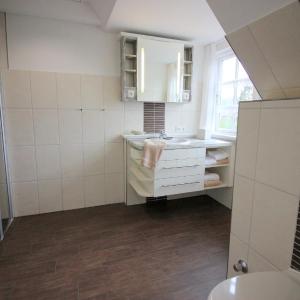 Suite 17